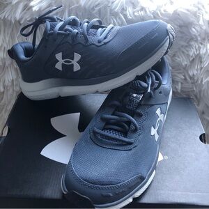 Under Armour UA Charged Assert 10 Men’s Running Athletic Shoes Size 10.5, Navy